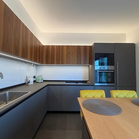 Prestigiosa Vista 아파트 *